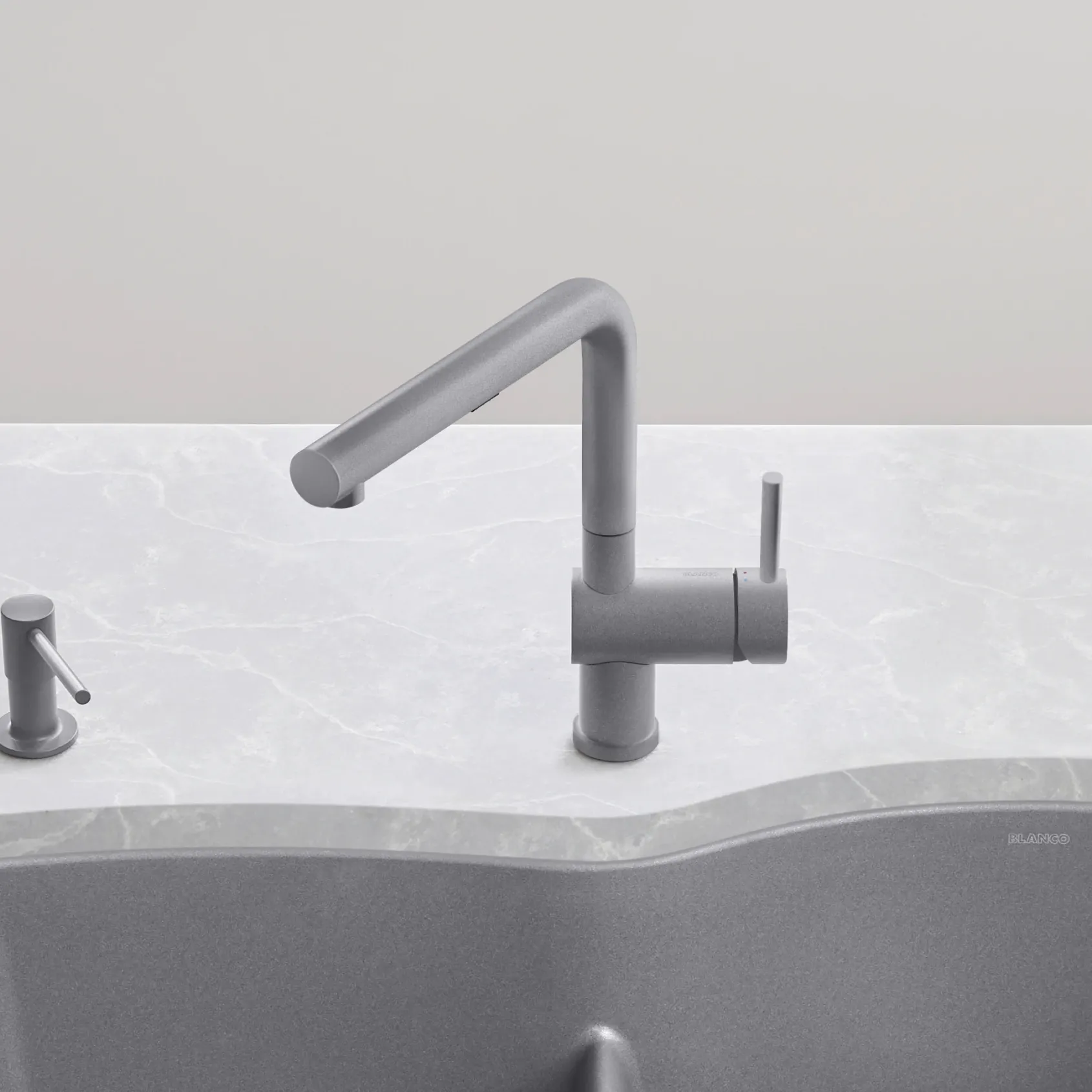 Blanco Linus 1.5 GPM Brass Kitchen Faucet, Pull-Out, Metallic Gray, 526370