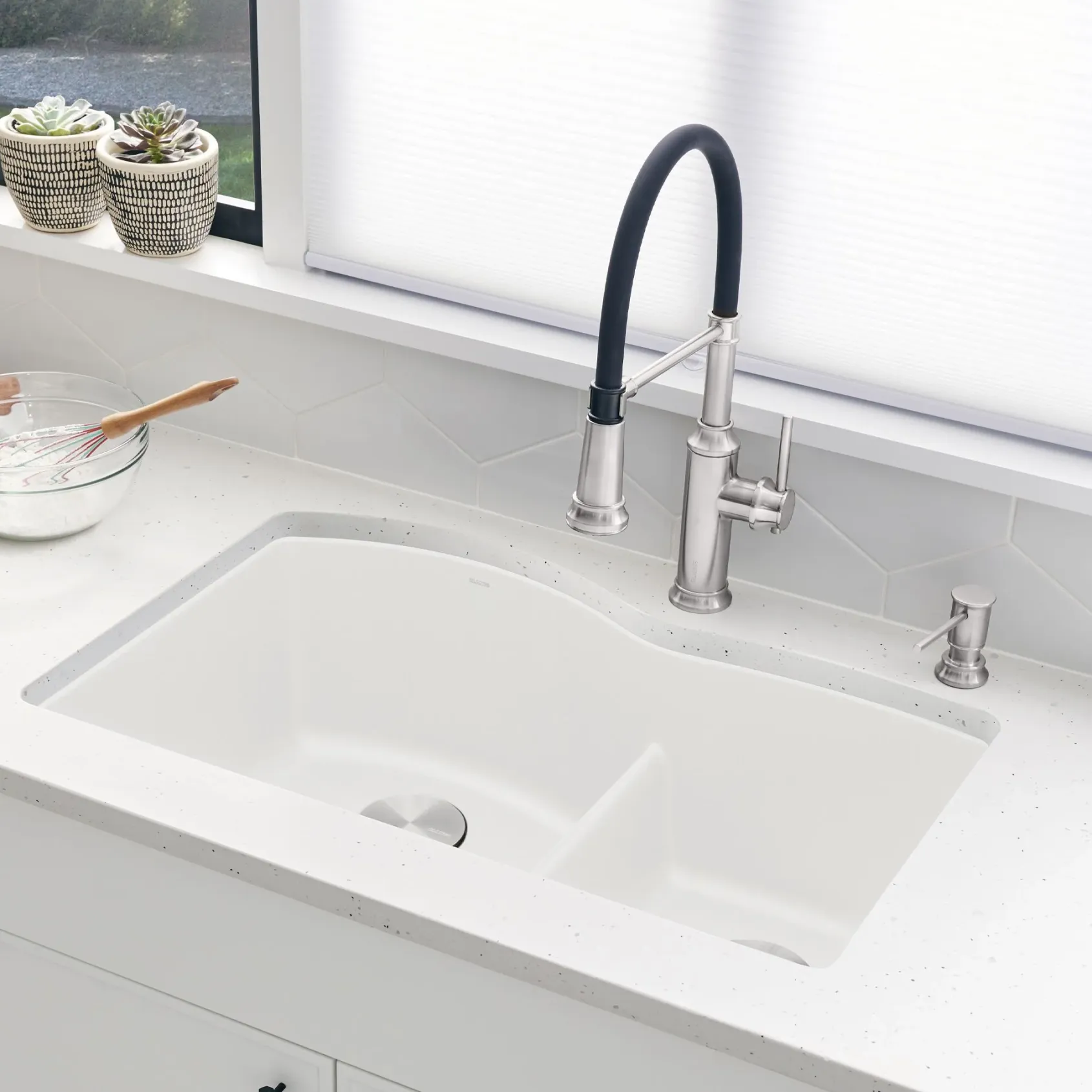 Blanco Diamond 32" Undermount Granite Composite Kitchen Sink, Silgranit, 60/40 Double Bowl, White, 441593