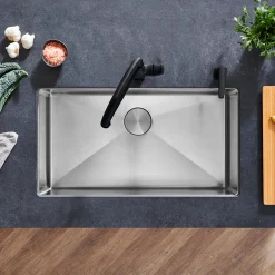Blanco Quatrus 32" Undermount Stainless Steel Kitchen Sink, Satin Polish, 18 Gauge, No Faucet Hole, 443148