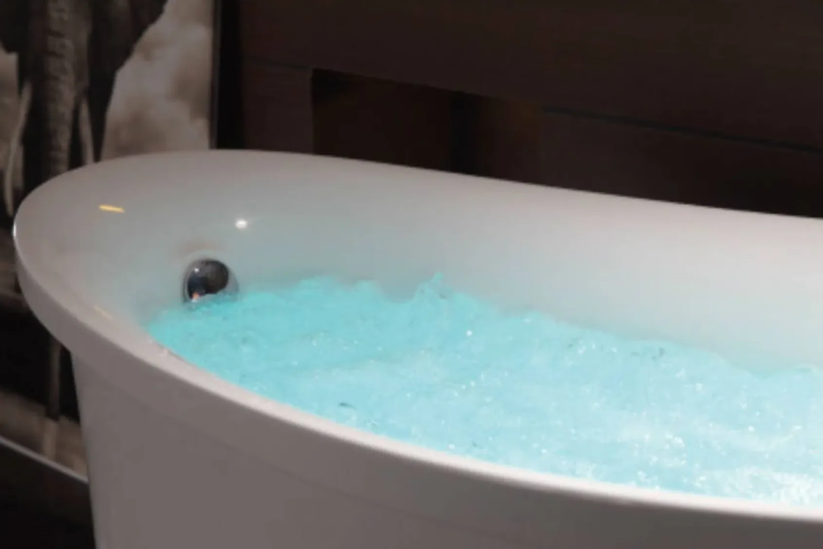 Eago 71" Acrylic Free Standing Oval Air Bubble Bathtub, White, AM1800