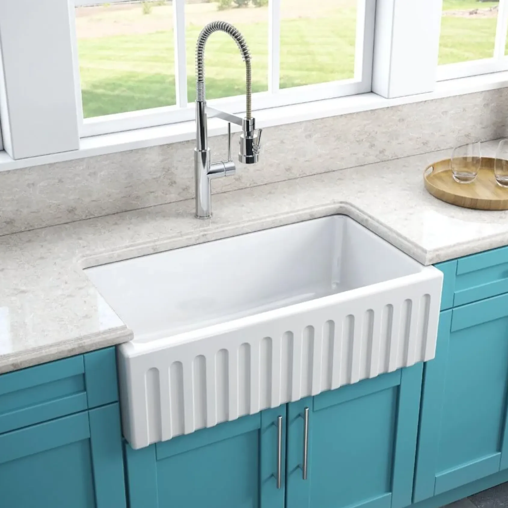 Latoscana 33" Fireclay Single Bowl White Farmhouse Apron Sink, Reversible, LFS3318W