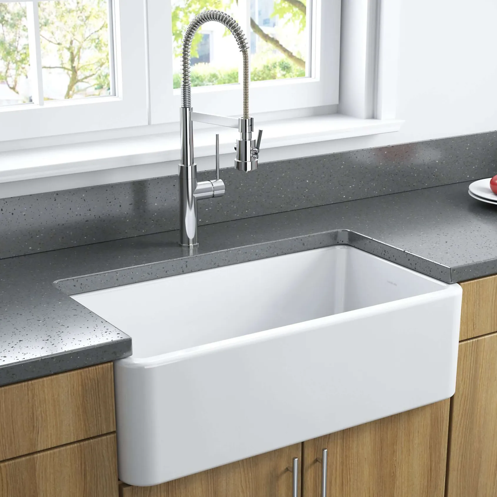 Latoscana 33" Fireclay Single Bowl White Farmhouse Apron Sink, Reversible, LFS3318W