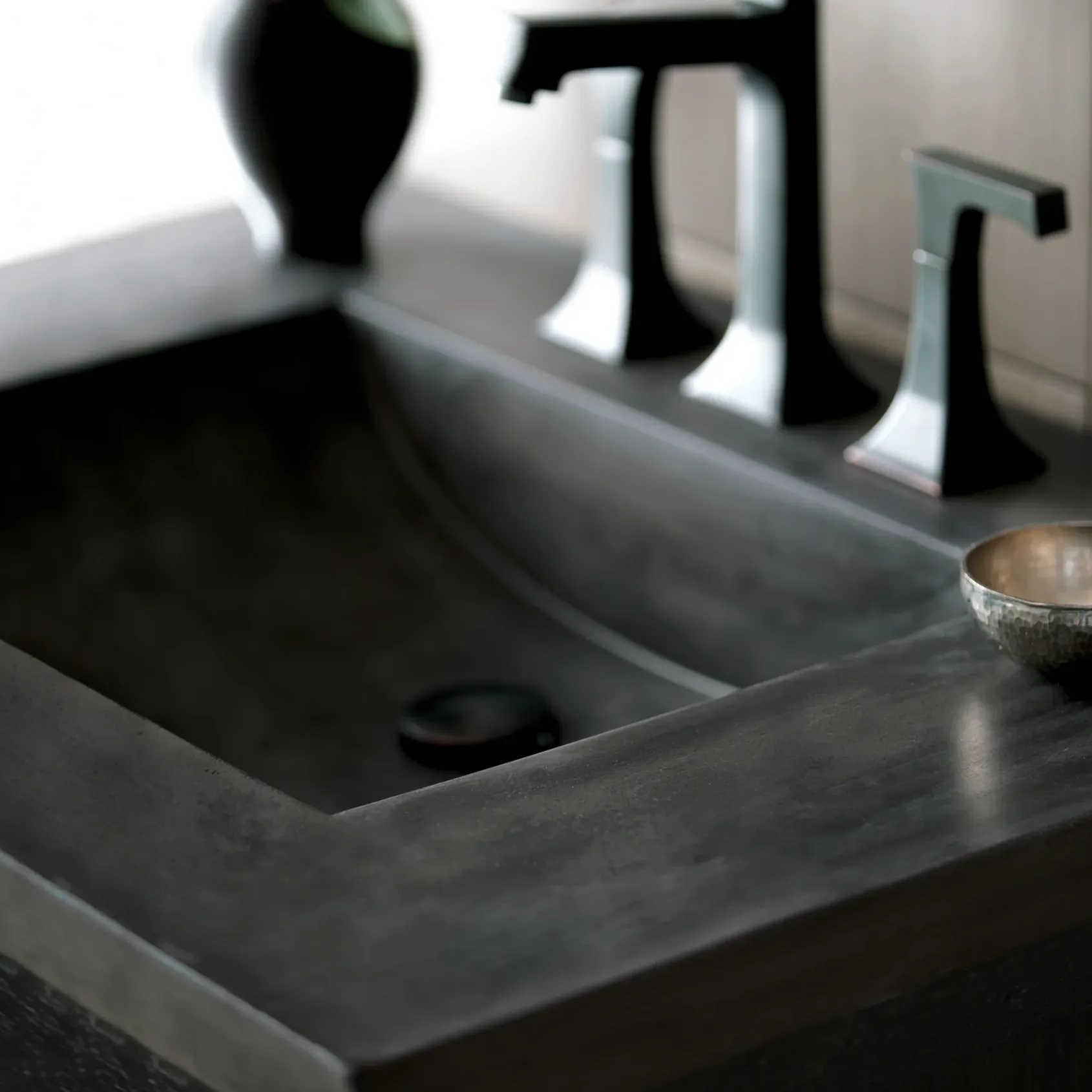 Native Trails 30" NativeStone Palomar Vanity Top with Integral Sink in Slate - 8" Widespread Cutout, NSVNT30-S