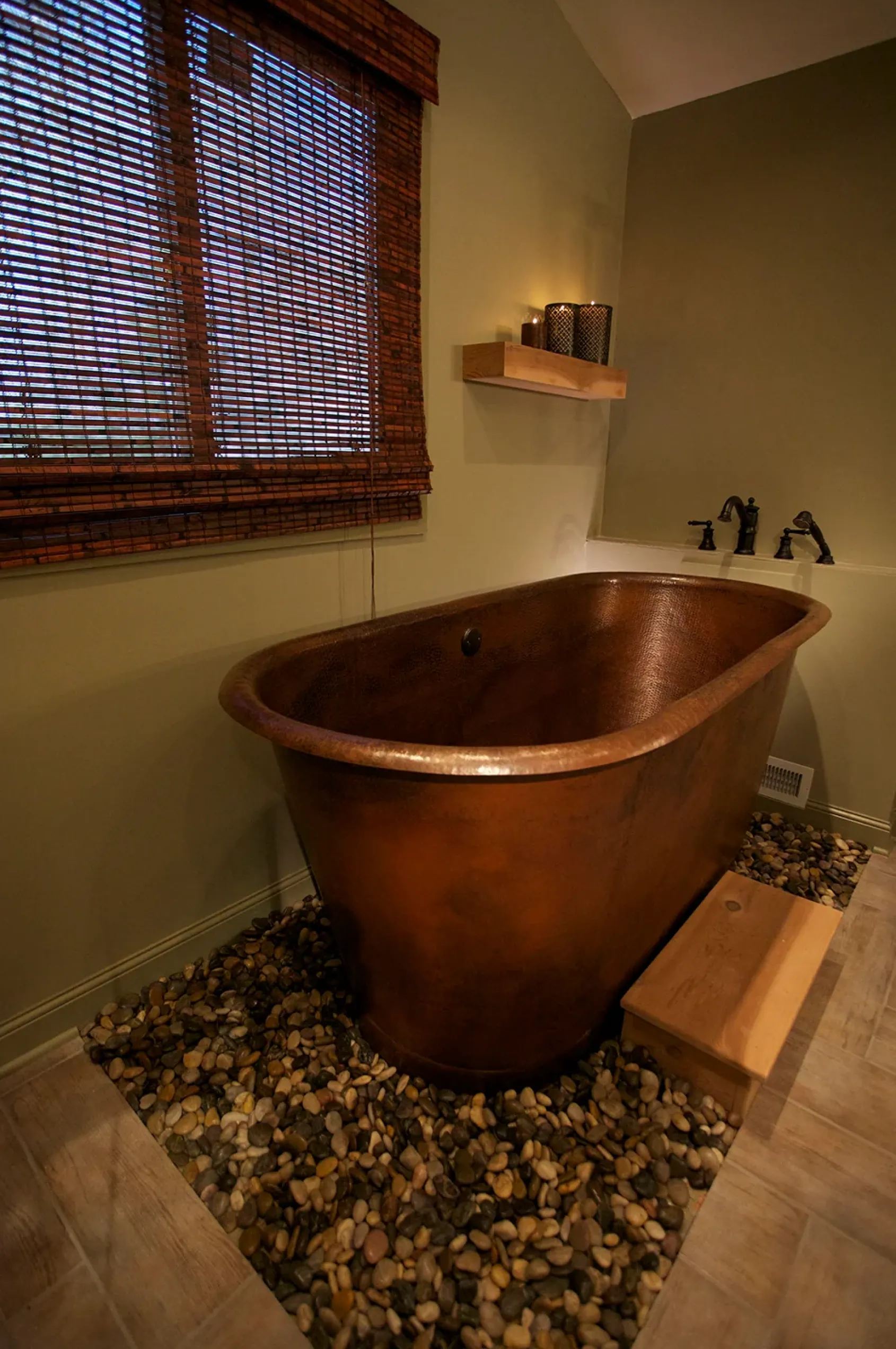 Premier Copper Products 72" Hammered Copper Modern Style Bathtub, BTM72DB
