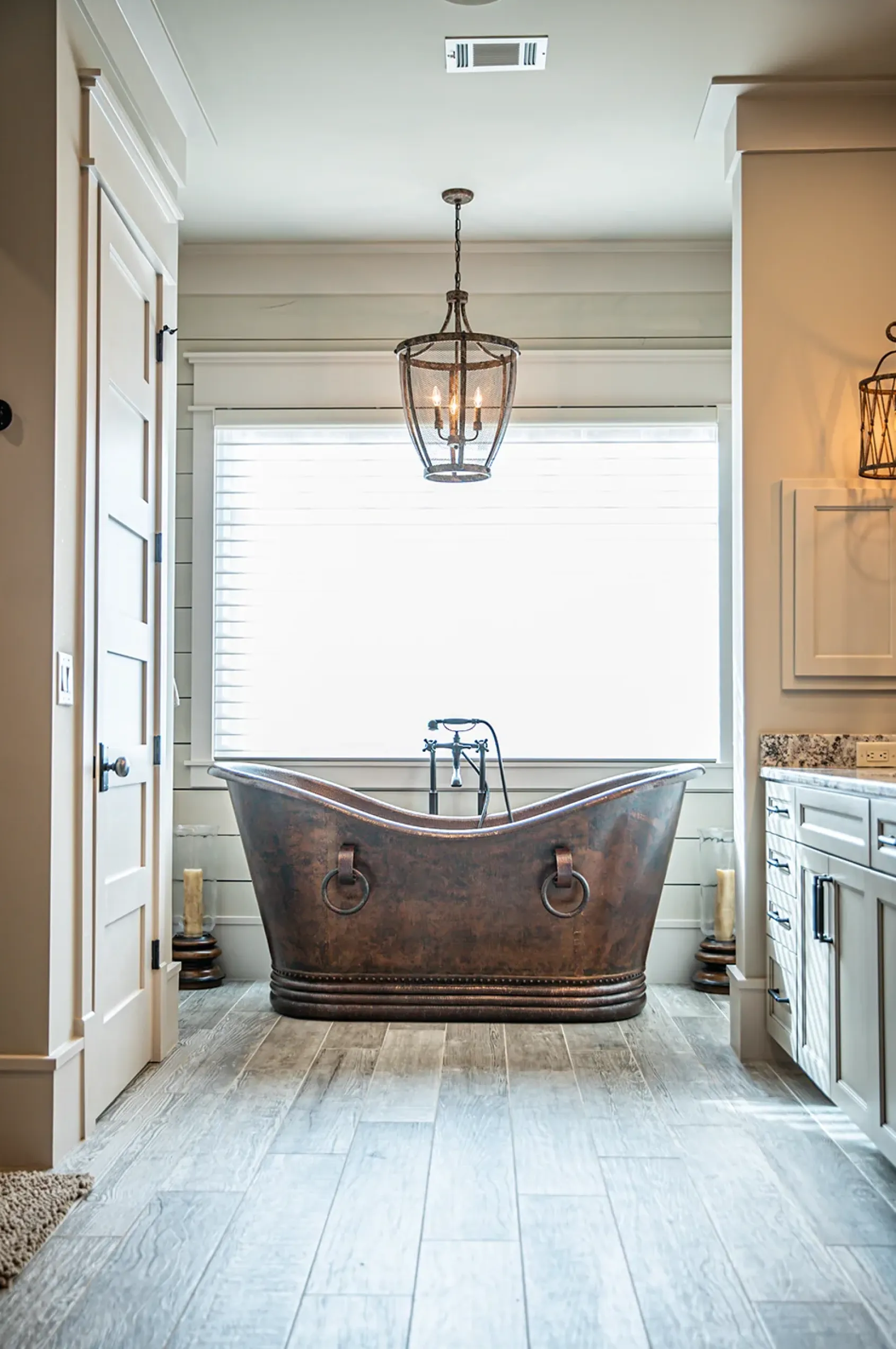 Premier Copper Products 67" Hammered Copper Double Slipper Bathtub With Rings, BTDR67DB