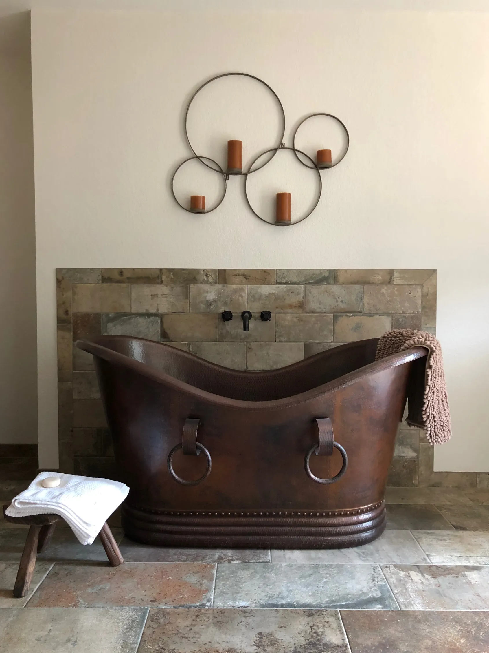 Premier Copper Products 60" Hammered Copper Double Slipper Bathtub With Rings, BTDR60DB