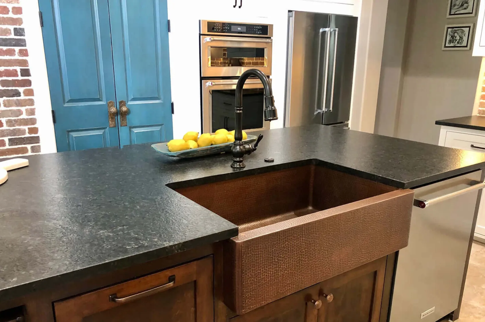 Premier Copper Products 33" Copper Farmhouse Sink, Oil Rubbed Bronze, KASDB33229