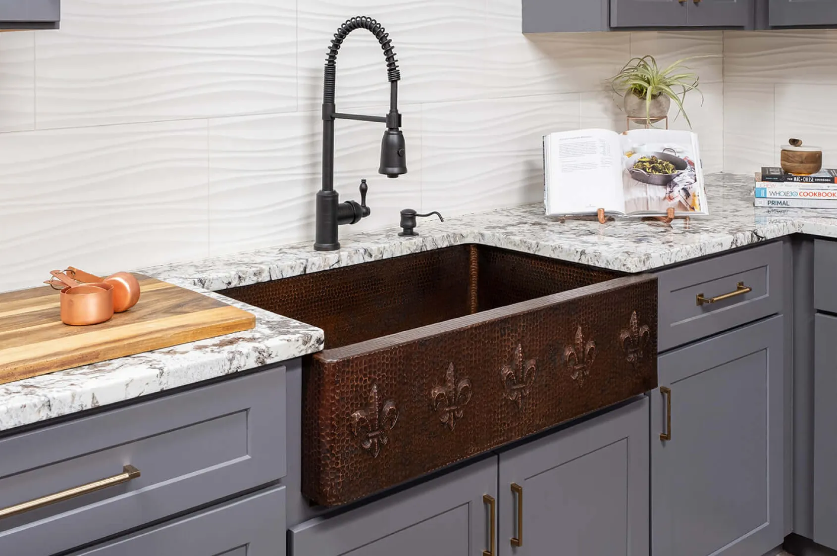 Premier Copper Products 33" Copper Farmhouse Sink, Oil Rubbed Bronze, KASDB33229F