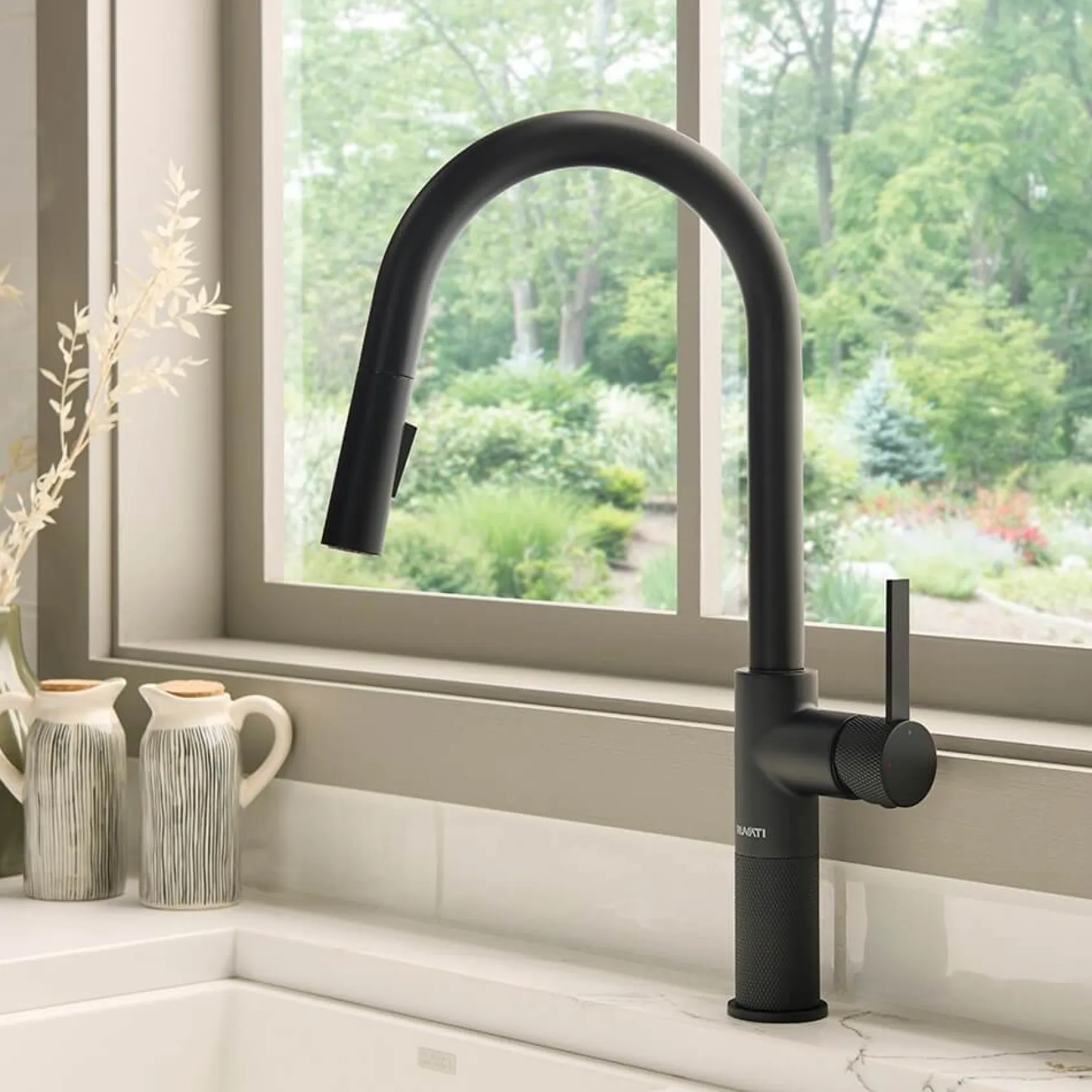 Ruvati Isola Pull Down Kitchen Faucet, Matte Black, Single Handle, RVF1248MB