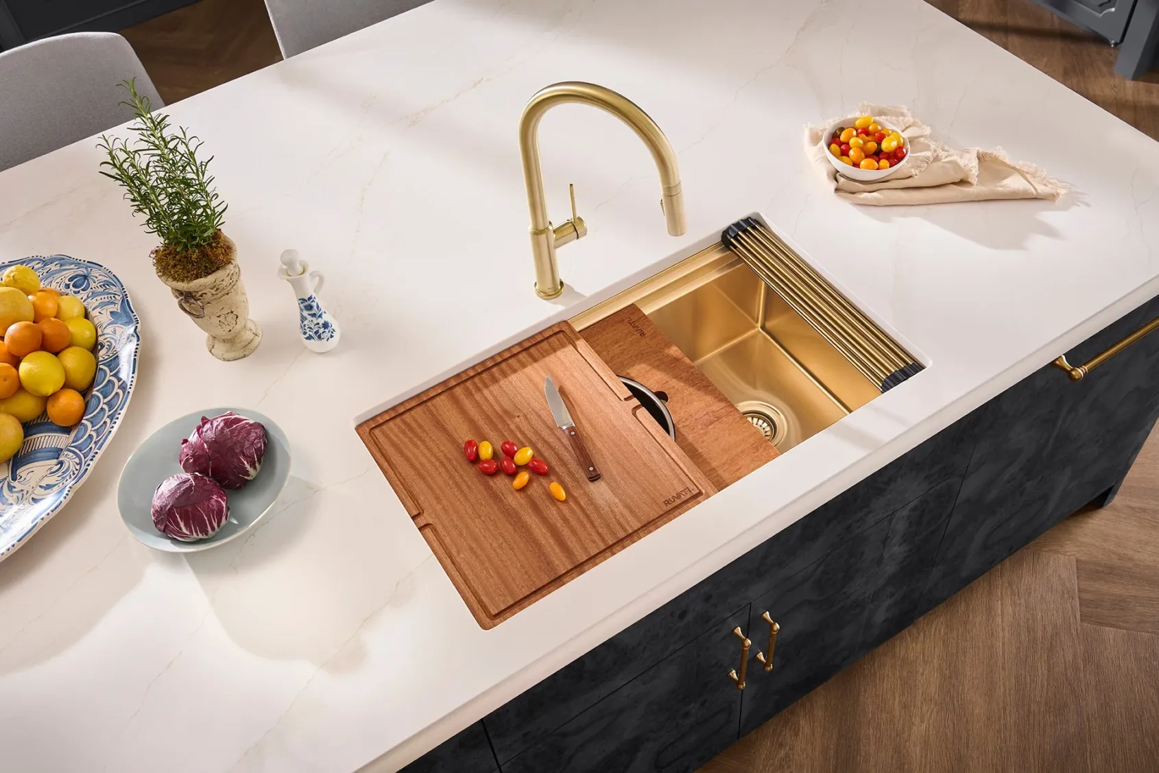 Ruvati Vestia Pull Down Kitchen Faucet, Brushed Gold, Single Lever, RVF1237SG