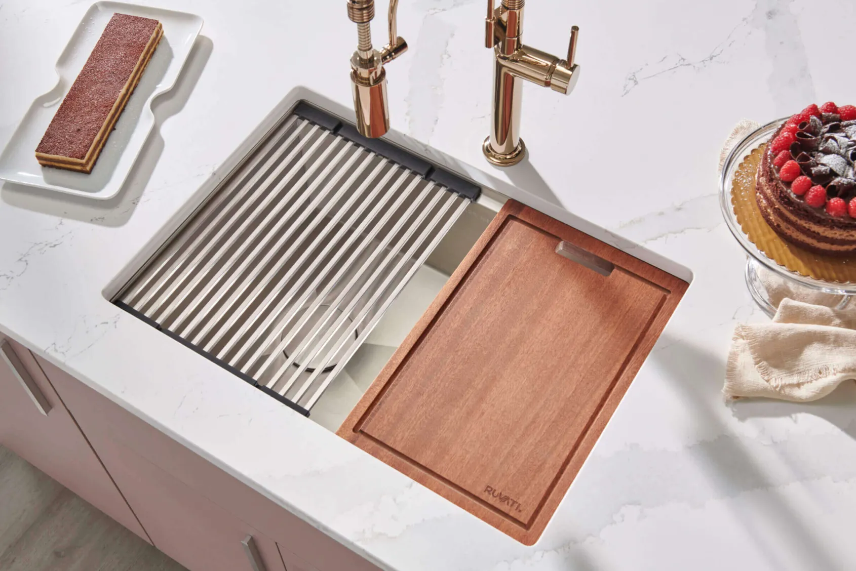 Ruvati Veniso 33" Slope Bottom Offset Drain Undermount Stainless Steel Workstation Kitchen Sink, 16 Gauge, RVH8591
