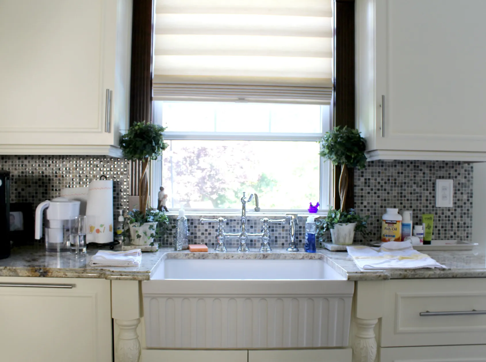 Whitehaus 30" Fireclay Farmhouse Apron Sink, White, Reversible, WHQ330